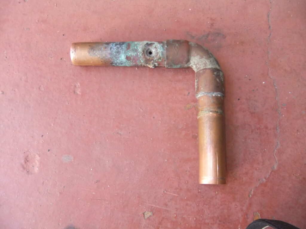 給湯管漏水箇所